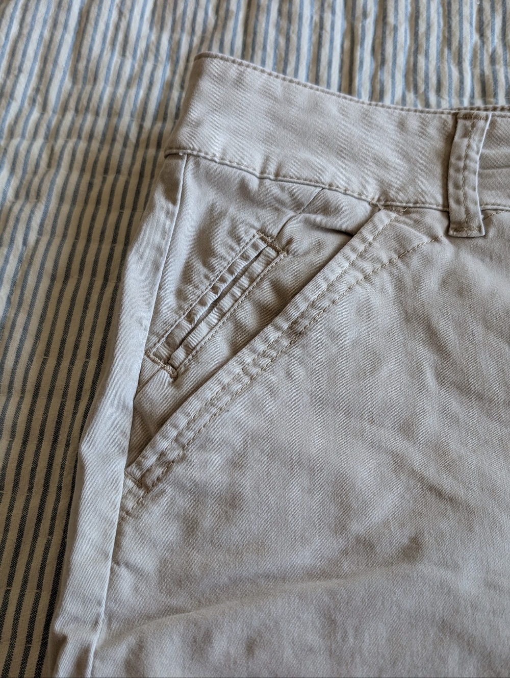 Lee Straight Fit Light Khaki Shorts Size 18 - Picture 6 of 8